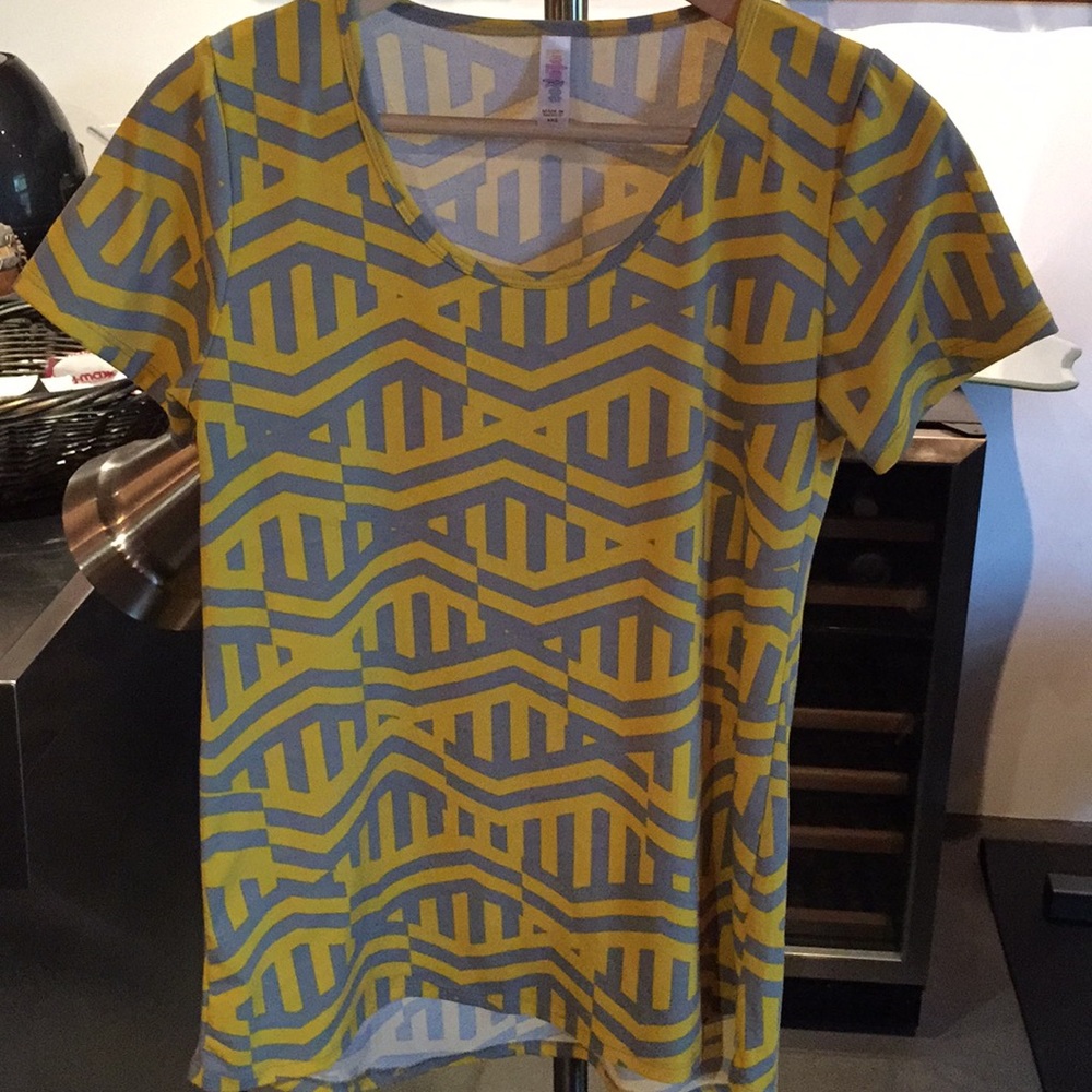 Geometric LulaRoe Top